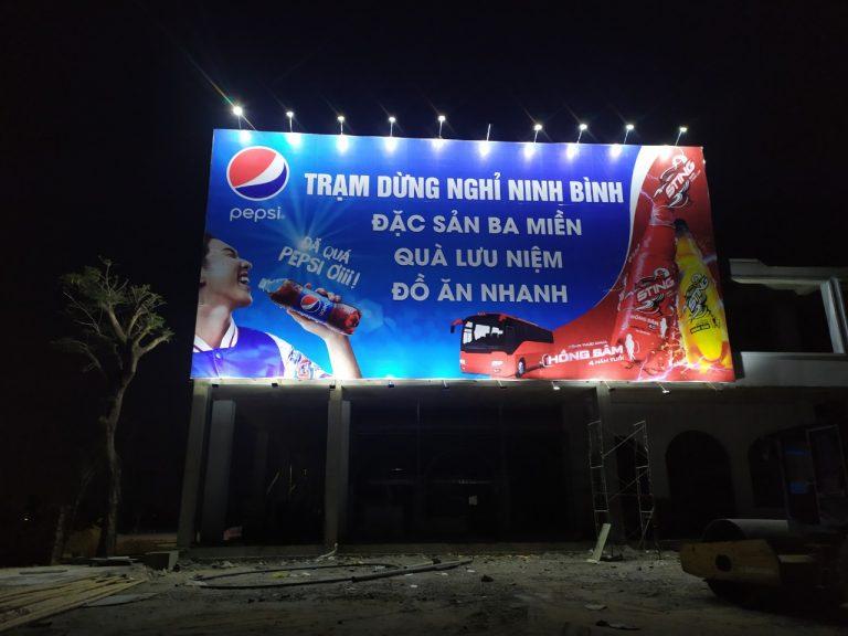 Pano quảng cáo tấm lớn